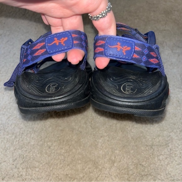 Chaco Women's Blue and Red Strap Toe Loop Around Hiking Sandals Size 6 - Picture 6 of 7